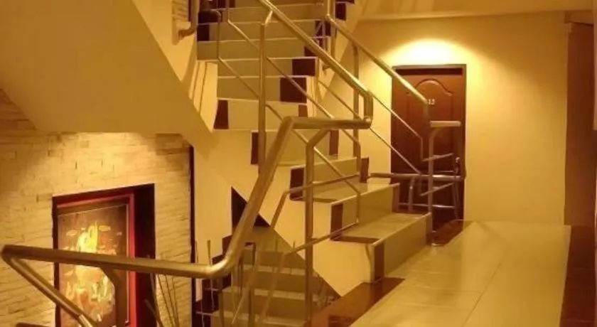 Grand Pinnacle Hotel