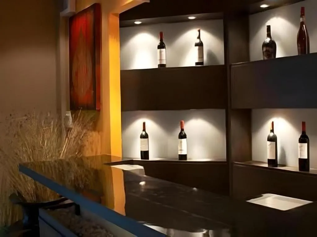 Grand Pinnacle Hotel