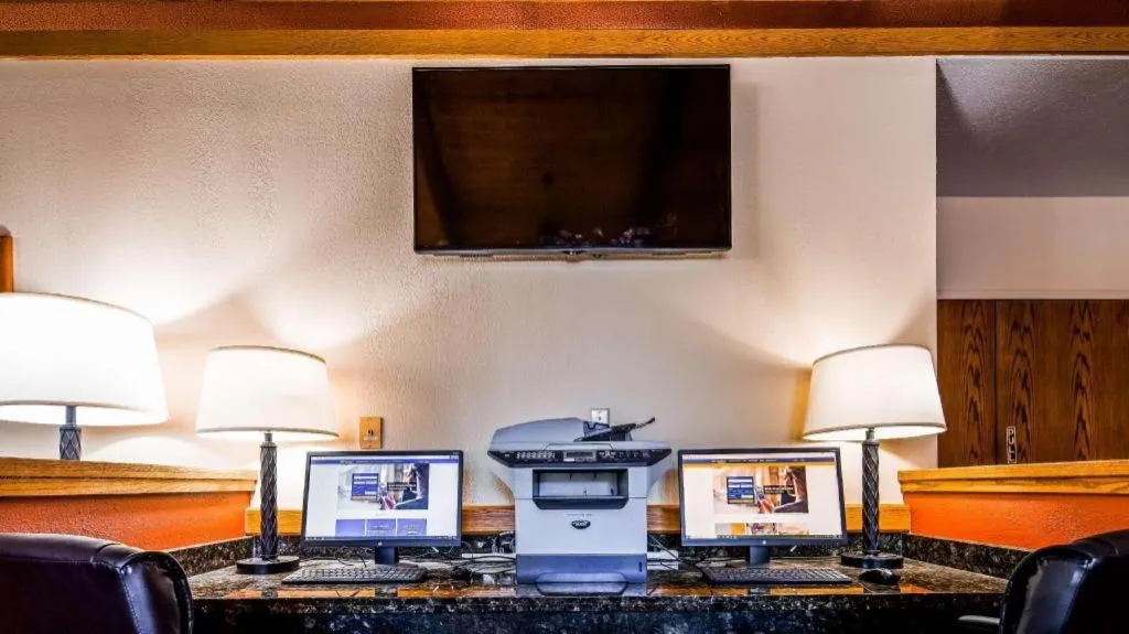 Best Western Lake Lucille Inn