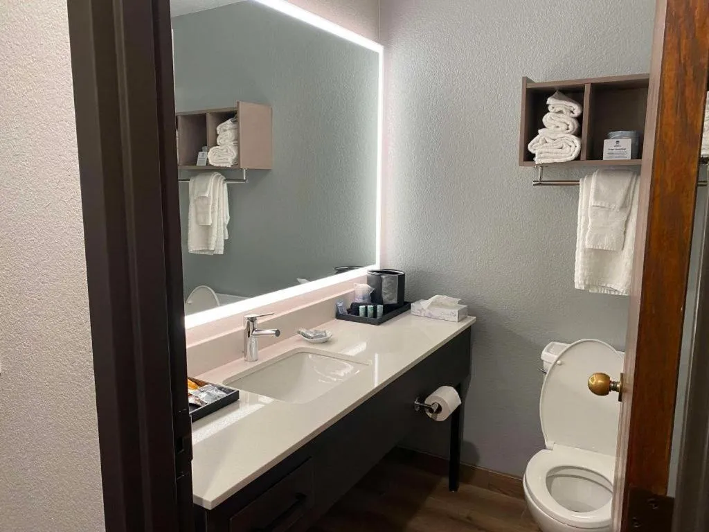 Best Western Lake Lucille Inn