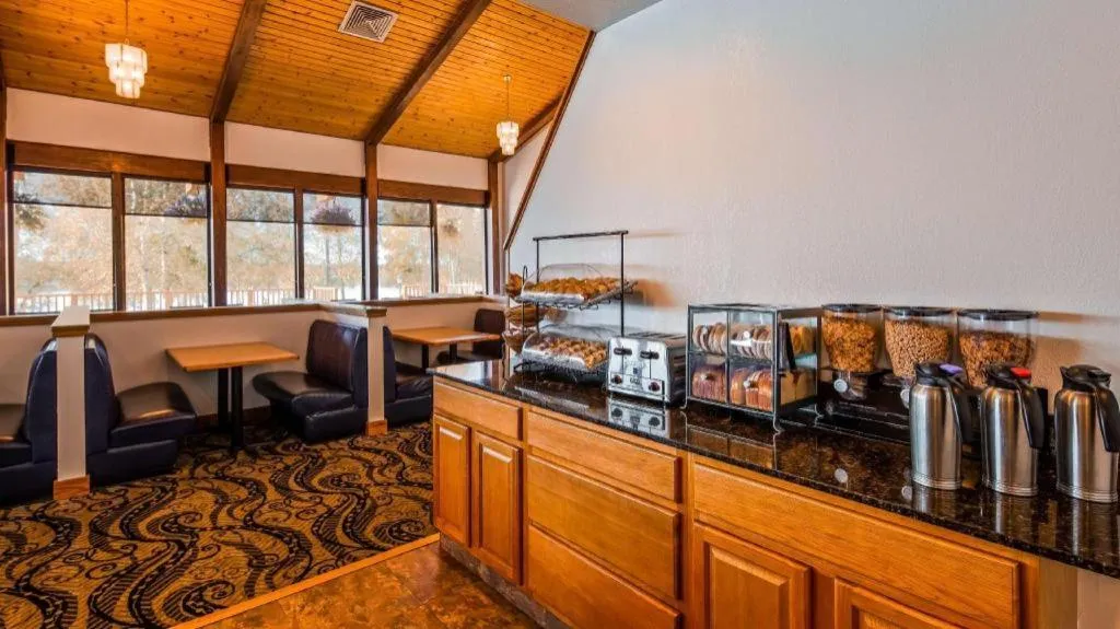 Best Western Lake Lucille Inn