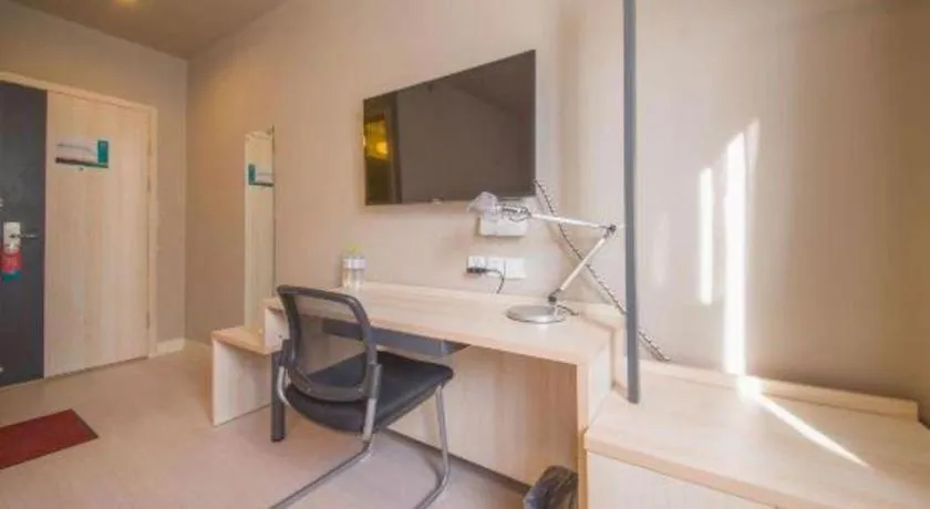 Bed in Jinjiang Inn Jinan Daming Lake