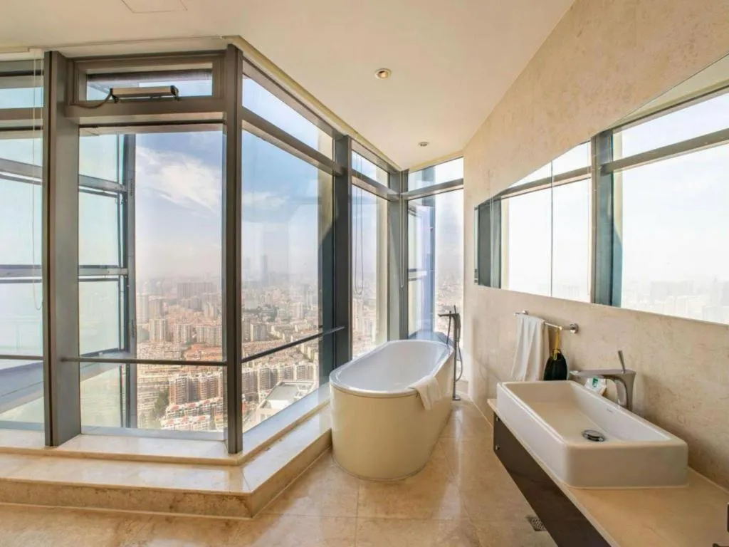 Grand Madison Qingdao Harbour-view Central（Former Qingdao Farglory Hotel）