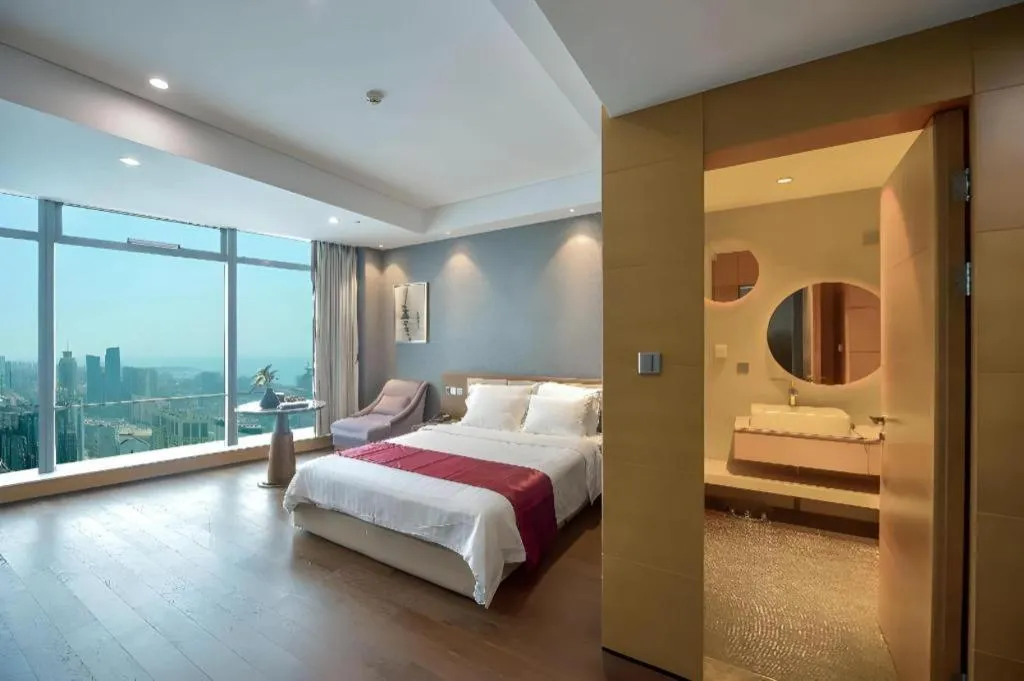 Bed in Grand Madison Qingdao Harbour-view Central（Former Qingdao Farglory Hotel）