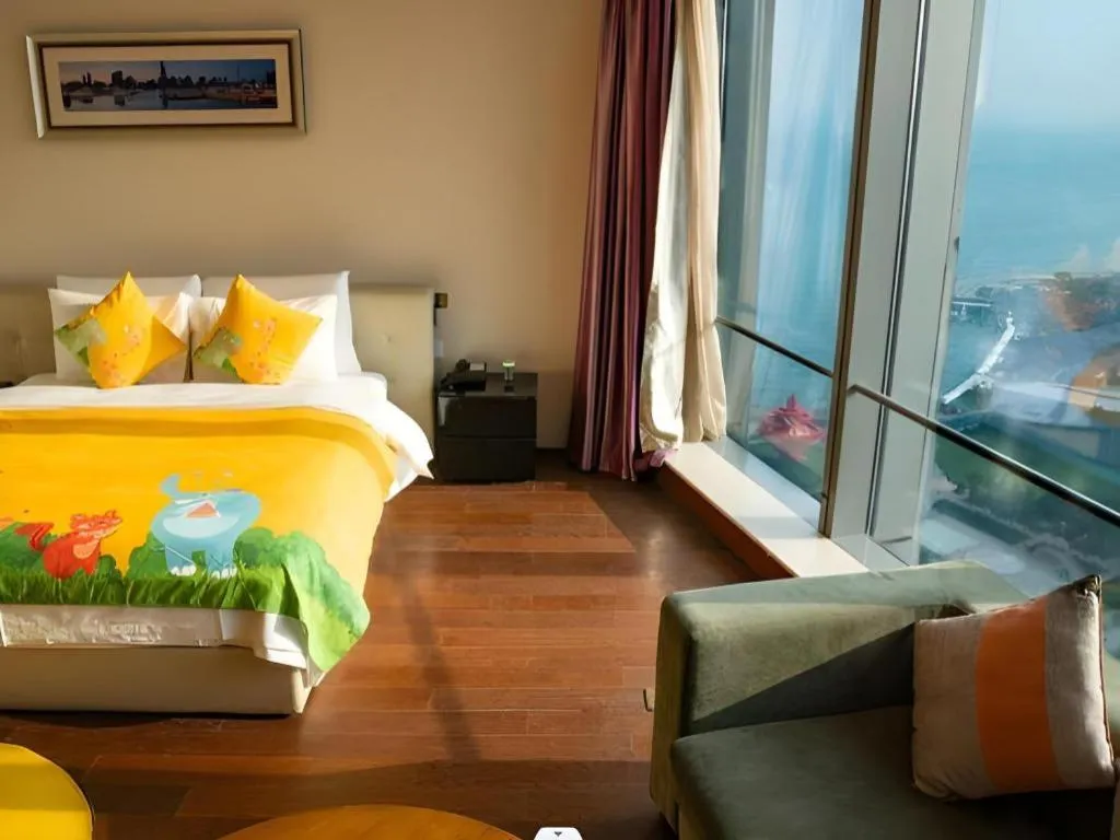 Bed in Grand Madison Qingdao Harbour-view Central（Former Qingdao Farglory Hotel）