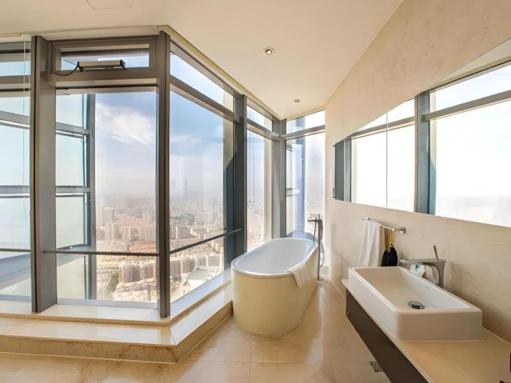 Grand Madison Qingdao Harbour-view Central（Former Qingdao Farglory Hotel）