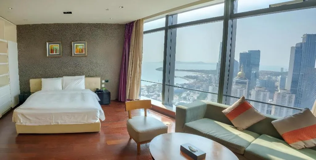 Bed in Grand Madison Qingdao Harbour-view Central（Former Qingdao Farglory Hotel）