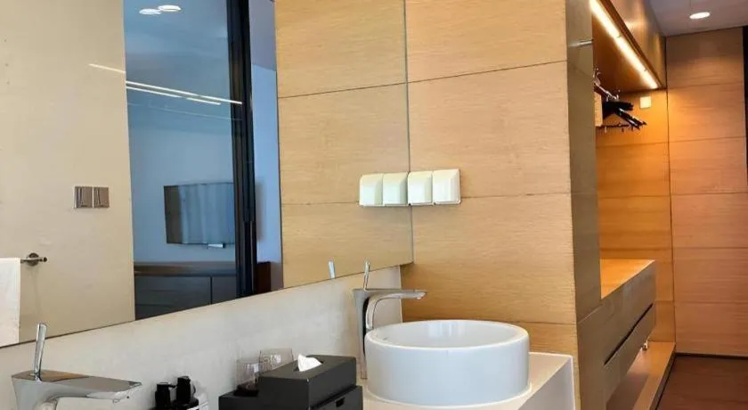 Grand Madison Qingdao Harbour-view Central（Former Qingdao Farglory Hotel）