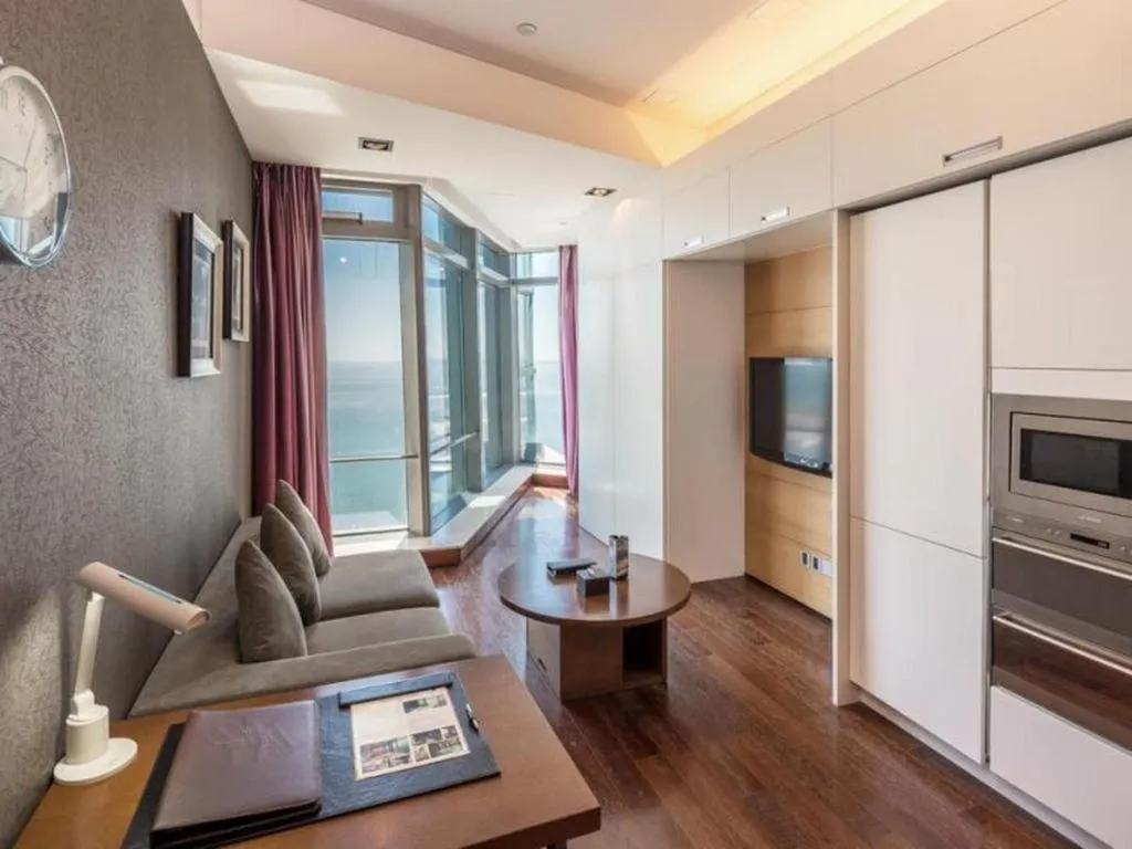 Grand Madison Qingdao Harbour-view Central（Former Qingdao Farglory Hotel）