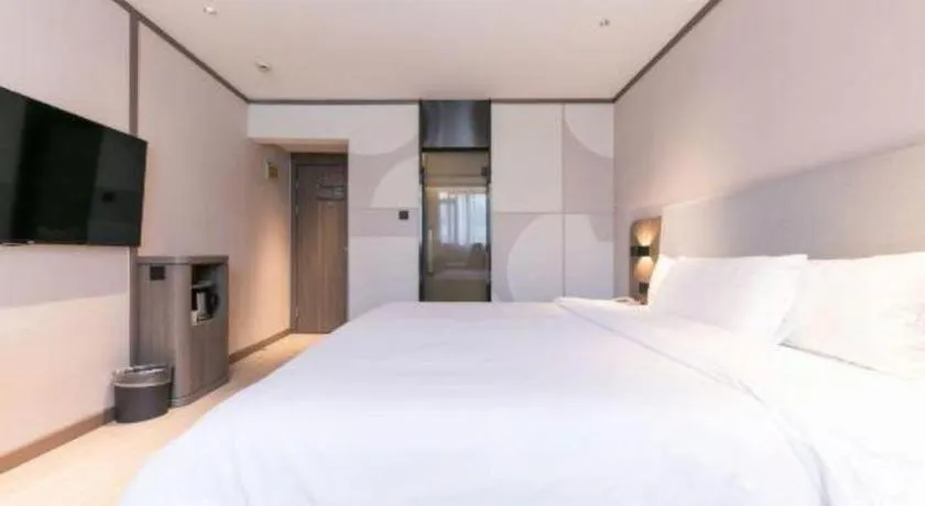 Hanting Hotel Shanghai Zhongshan Park Metro Station