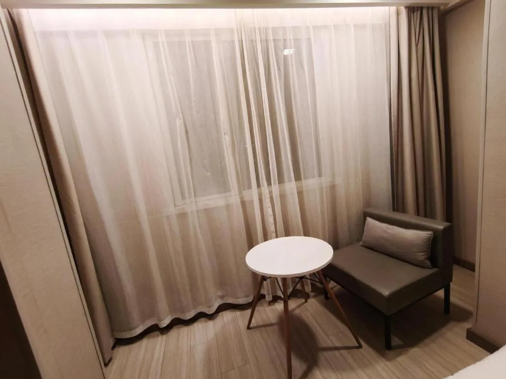 Hanting Hotel Shanghai Zhongshan Park Metro Station