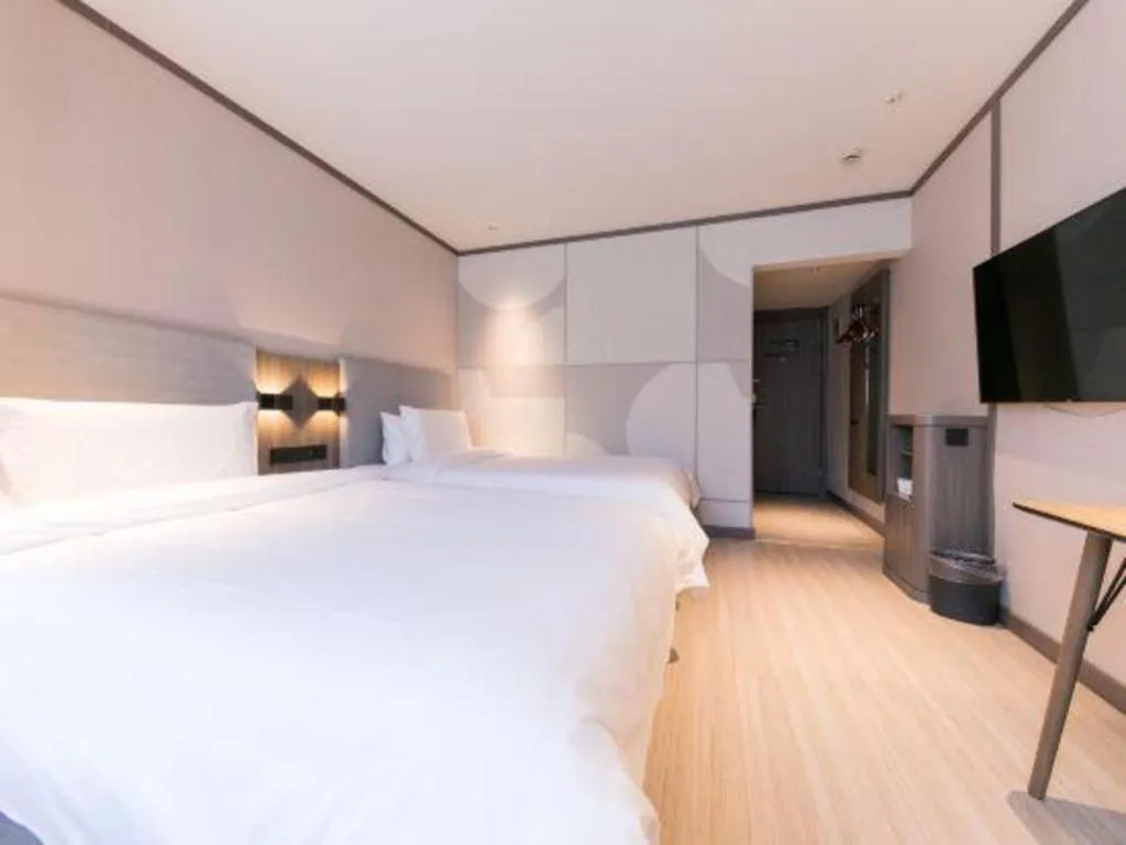 Hanting Hotel Shanghai Zhongshan Park Metro Station