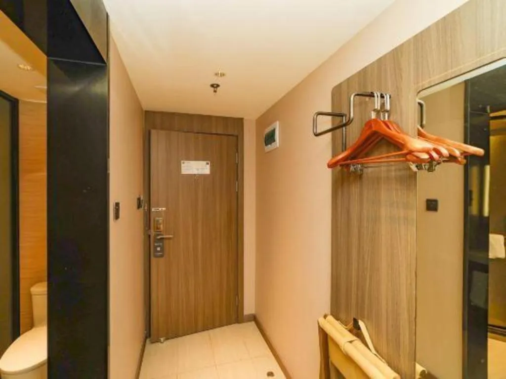 Hanting Hotel Hangzhou Central Wulin Square Metro Station