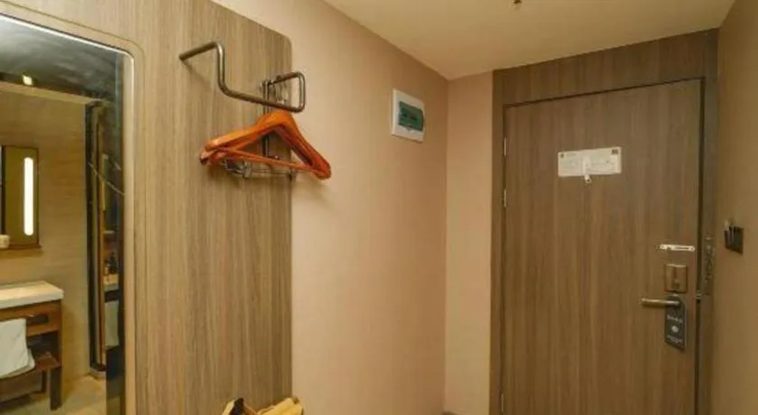 Hanting Hotel Hangzhou Central Wulin Square Metro Station