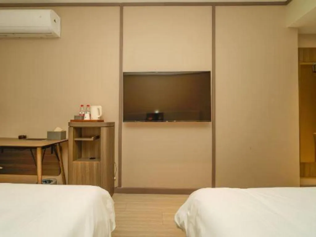 Hanting Hotel Hangzhou Central Wulin Square Metro Station