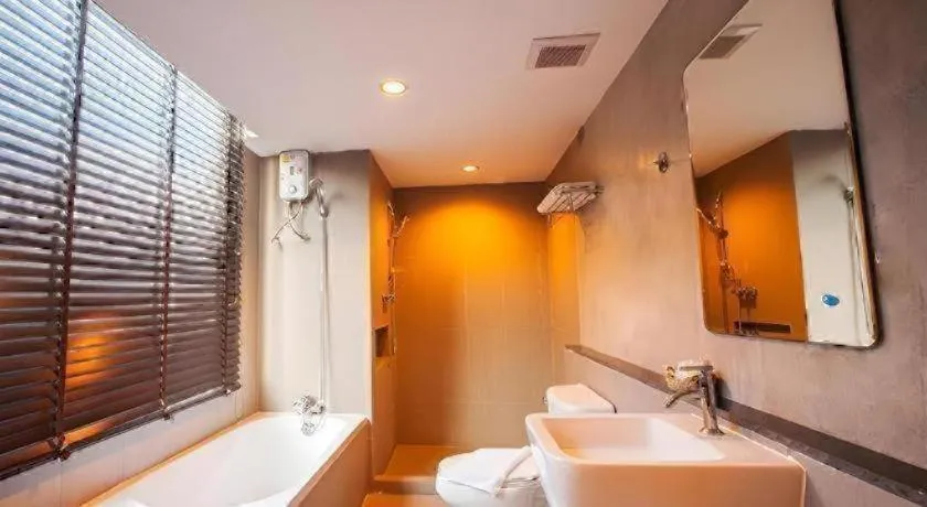 B2 Sea View Pattaya Boutique & Budget Hotel