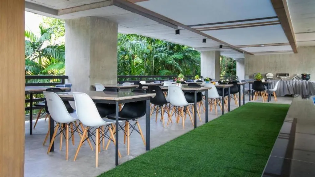 B2 Sea View Pattaya Boutique & Budget Hotel