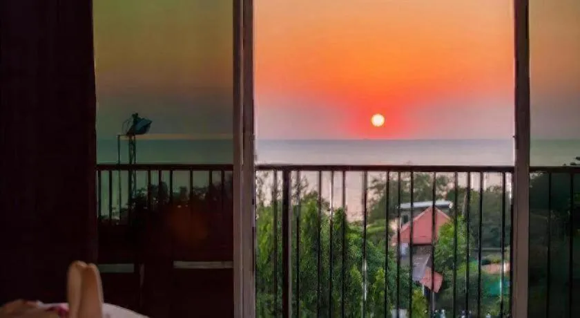 B2 Sea View Pattaya Boutique & Budget Hotel