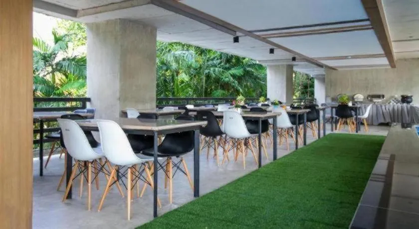 B2 Sea View Pattaya Boutique & Budget Hotel