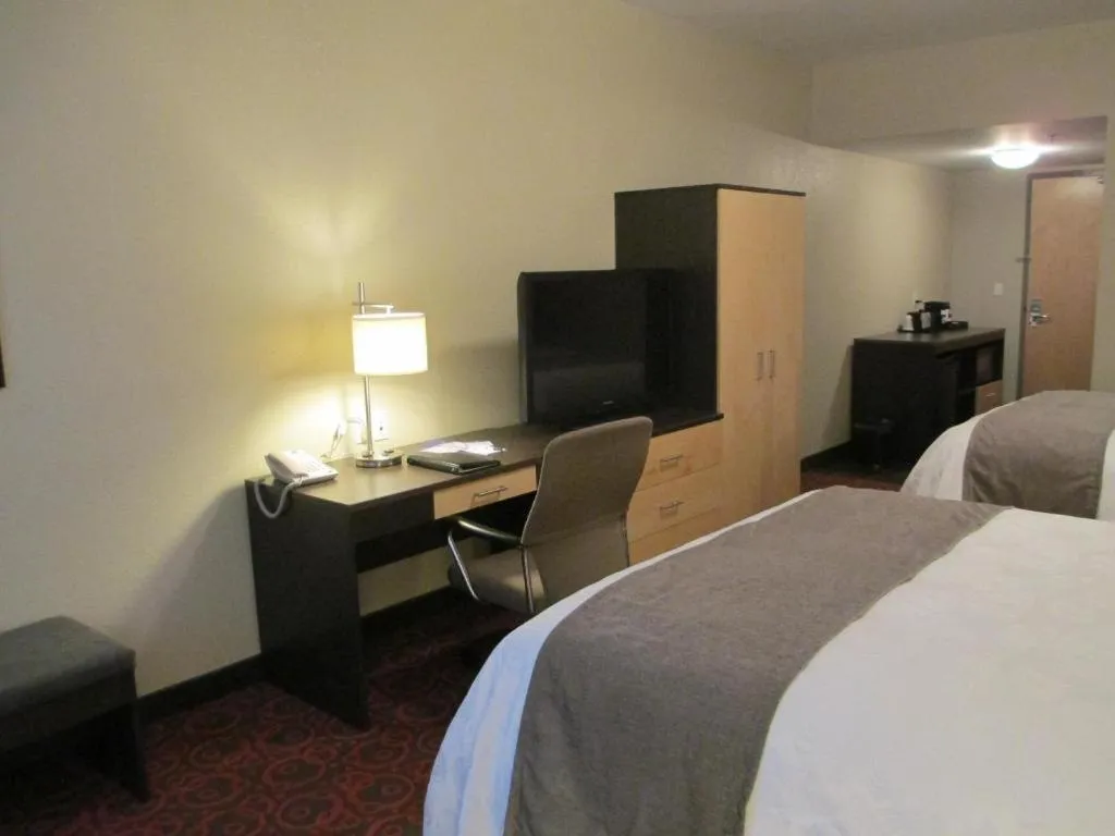 Bed in Best Western Plus Eastgate Inn & Suites