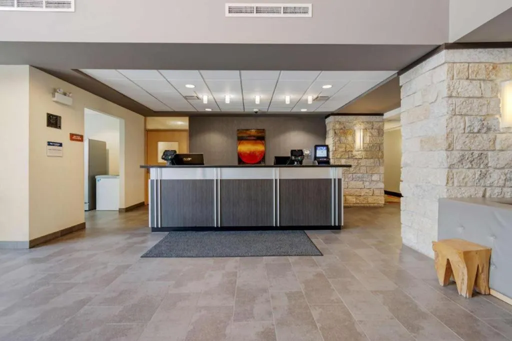 Best Western Plus Eastgate Inn & Suites