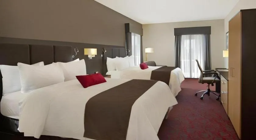 Bed in Best Western Plus Eastgate Inn & Suites