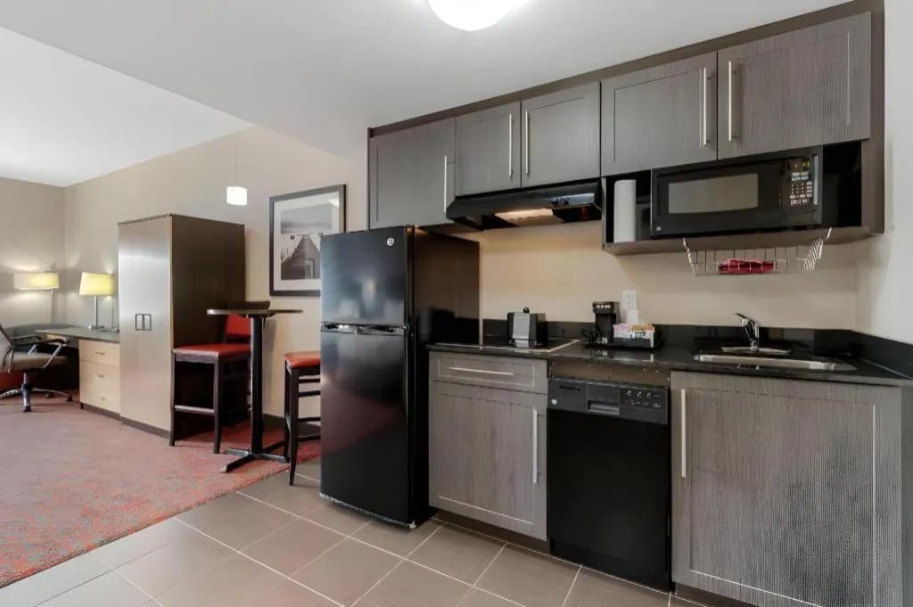 Best Western Plus Eastgate Inn & Suites