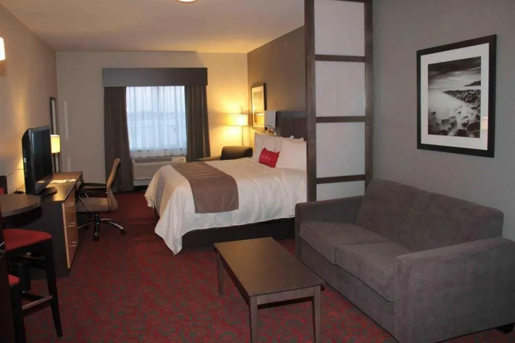 Bed in Best Western Plus Eastgate Inn & Suites