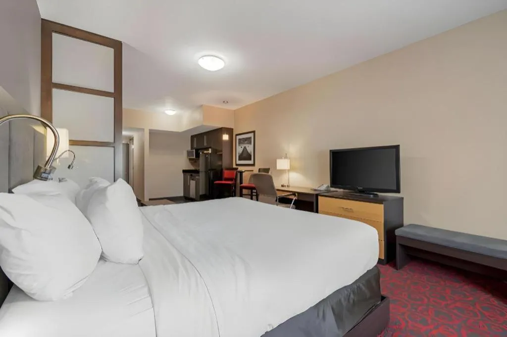 Bed in Best Western Plus Eastgate Inn & Suites
