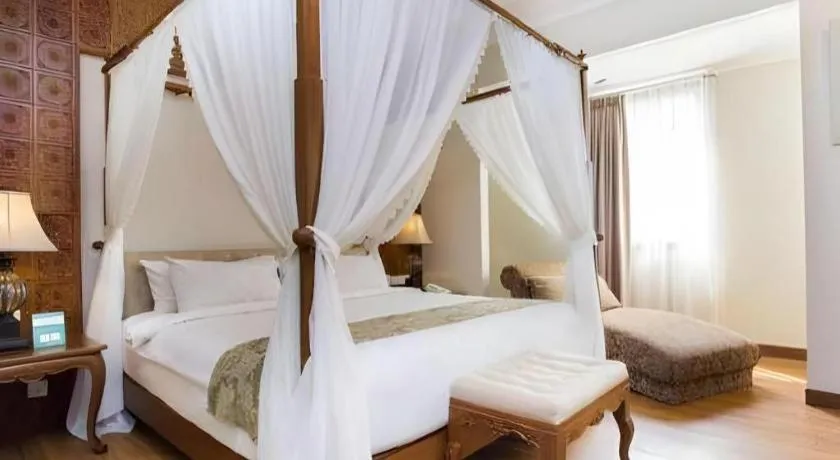 Bed in Horison Aziza Solo