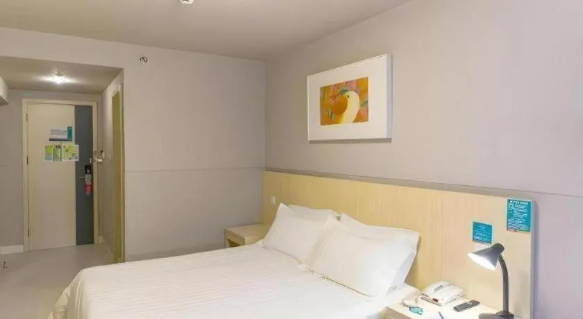 Bed in Jinjiang Inn Weihai Liugong Island Scenic Spot Shopping Market