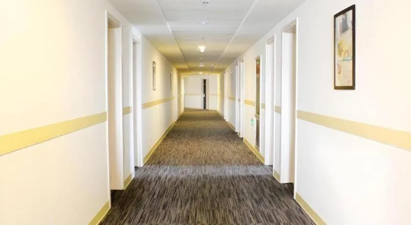 Jinjiang Inn Weihai Liugong Island Scenic Spot Shopping Market