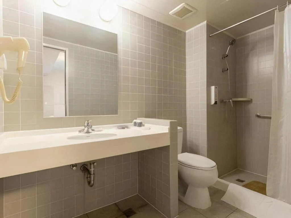 Jinjiang Inn Weihai Liugong Island Scenic Spot Shopping Market