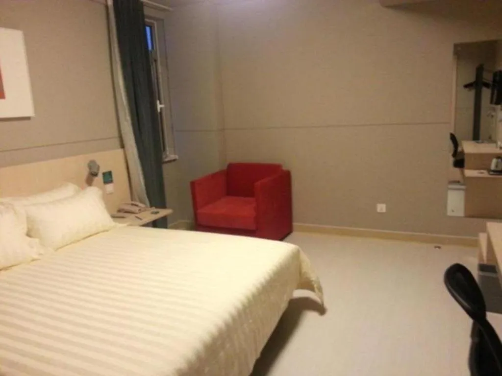 Bed in Jinjiang Inn Weihai Liugong Island Scenic Spot Shopping Market