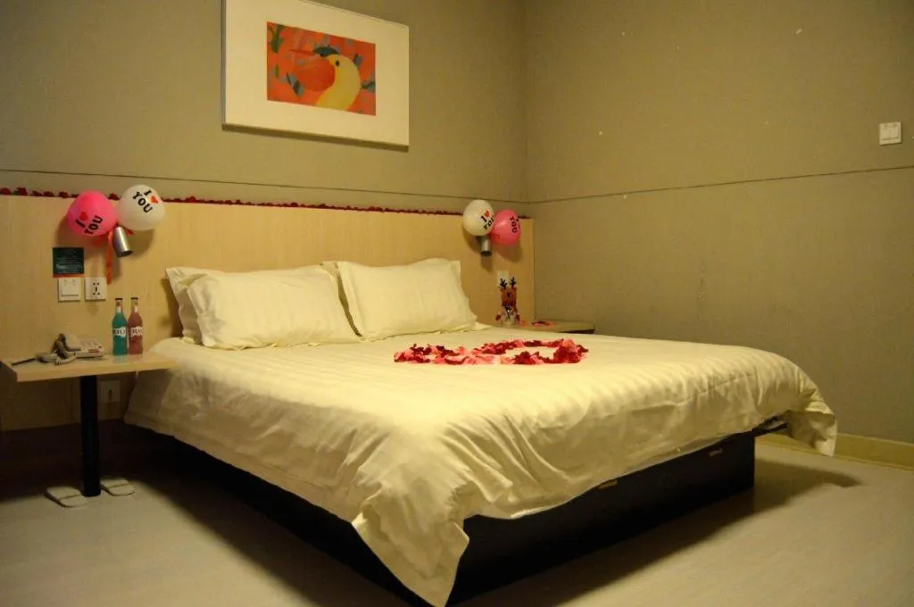 Bed in Jinjiang Inn Weihai Liugong Island Scenic Spot Shopping Market