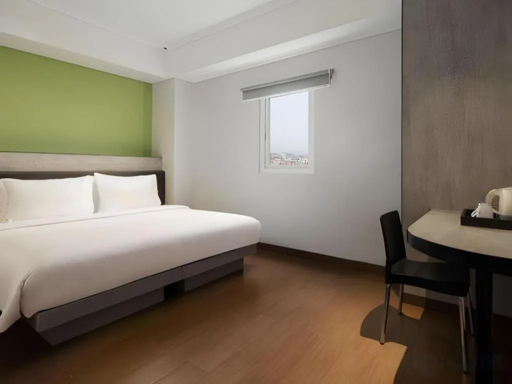 Bed in Amaris Hotel Pakuan Bogor