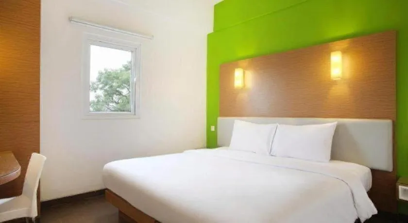 Bed in Amaris Hotel Pakuan Bogor