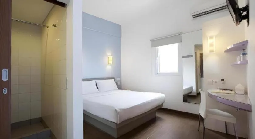 Bed in Amaris Hotel Pakuan Bogor