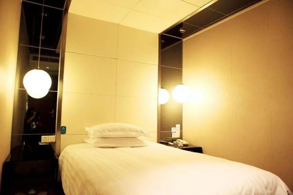 Bed in Hanting Hotel Hangzhou West Lake Longjing Road