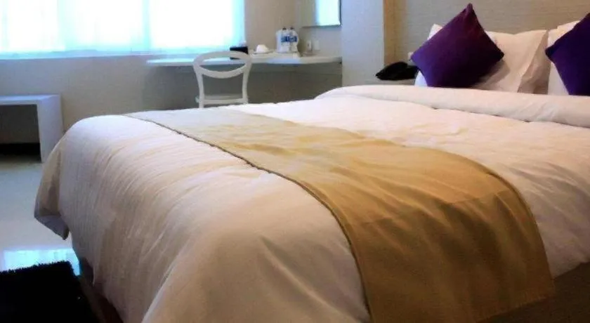 Bed in Marina Mamberamo Hotel