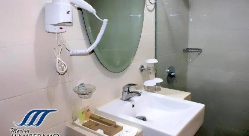 Marina Mamberamo Hotel