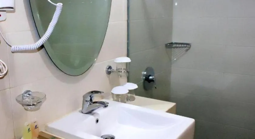 Marina Mamberamo Hotel