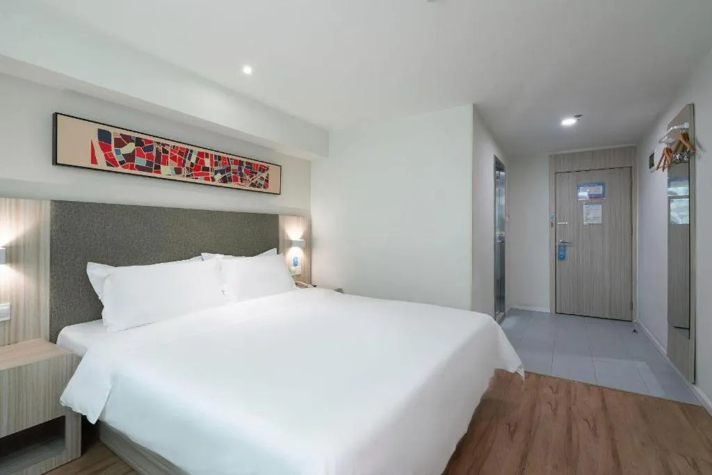 Hanting Hotel Guangzhou Sanyuanli Metro Station