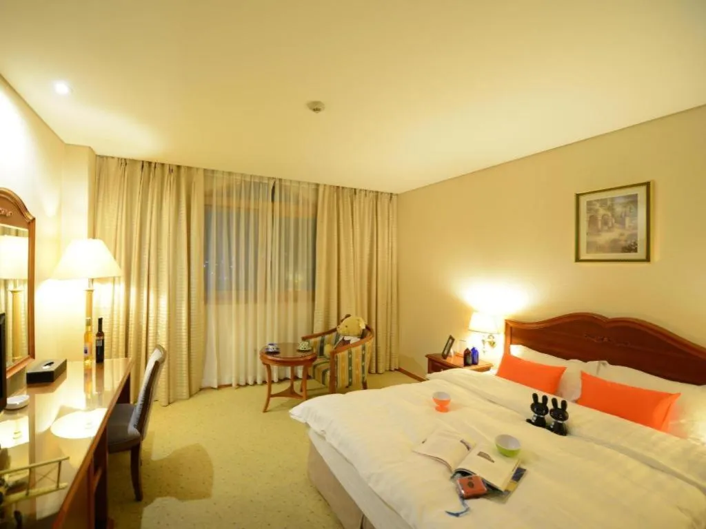 Bed in Onyang Hot Spring Hotel