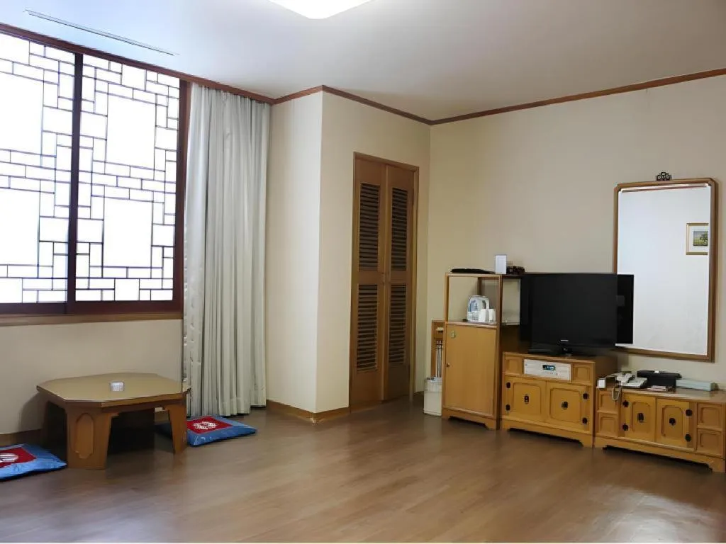 Onyang Hot Spring Hotel