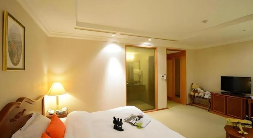 Bed in Onyang Hot Spring Hotel