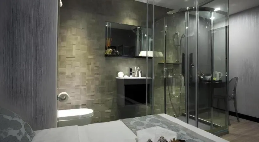 M1 North Point Hotel