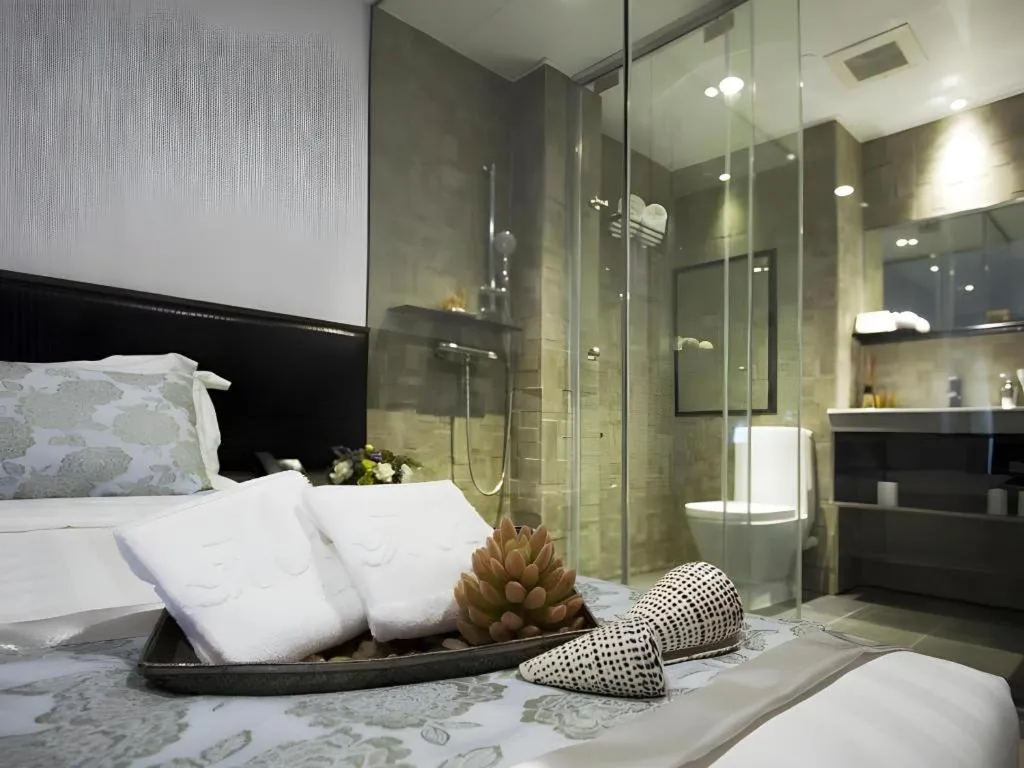 M1 North Point Hotel