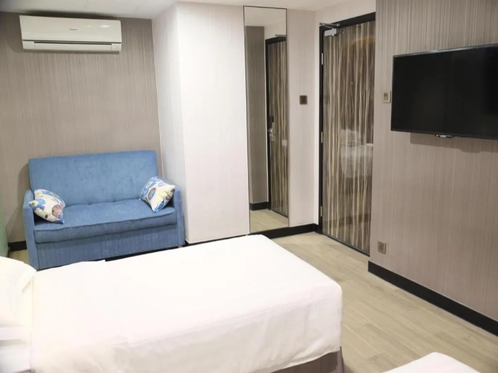 M1 North Point Hotel