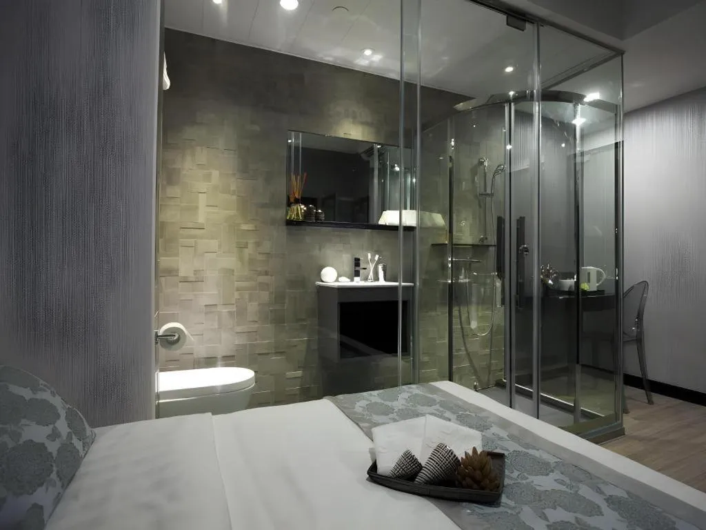 Bed in M1 North Point Hotel